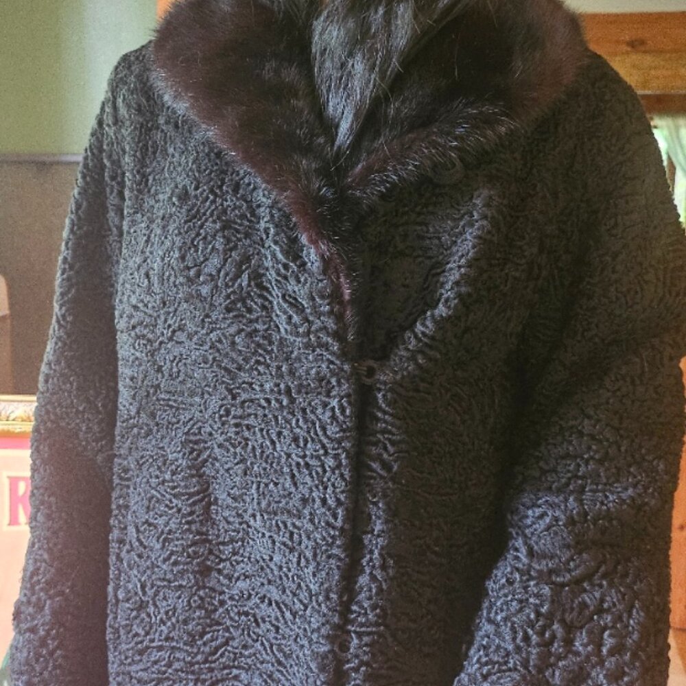 Vintage I. Kelley Furs Black Lamb Coat with Mink Collar | Women’s Medium